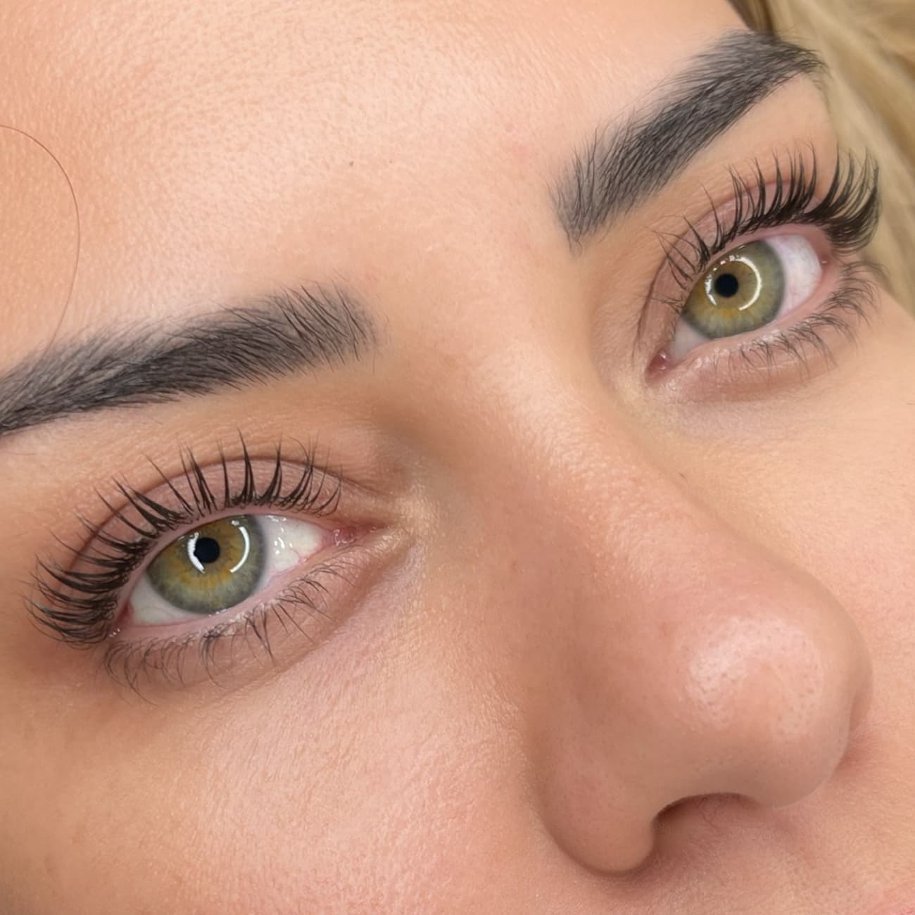 The Lash Lift Experience - Professional lash lift treatment